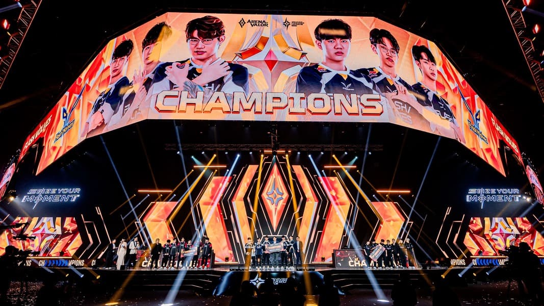 ‘Flash Wolves’ สร้างสถิติแชมป์ไร้พ่าย ผงาดครองแชมป์ RoV นานาชาติ ‘APL 2025’ ‘eArena’ ตัวแทนไทยคว้ารองแชมป์ฯ